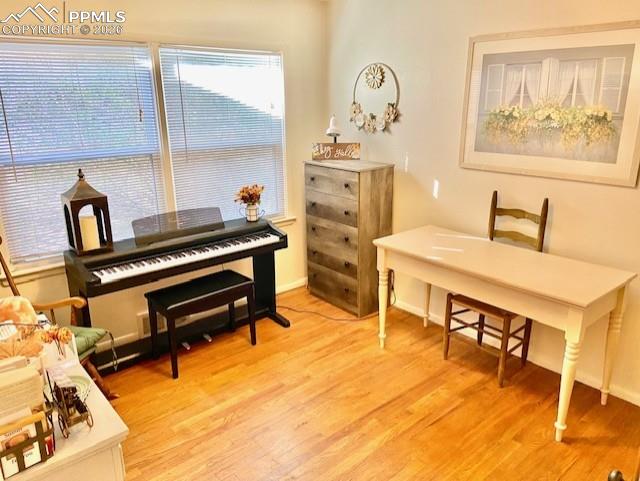 Image 27 of 31: Sitting Room