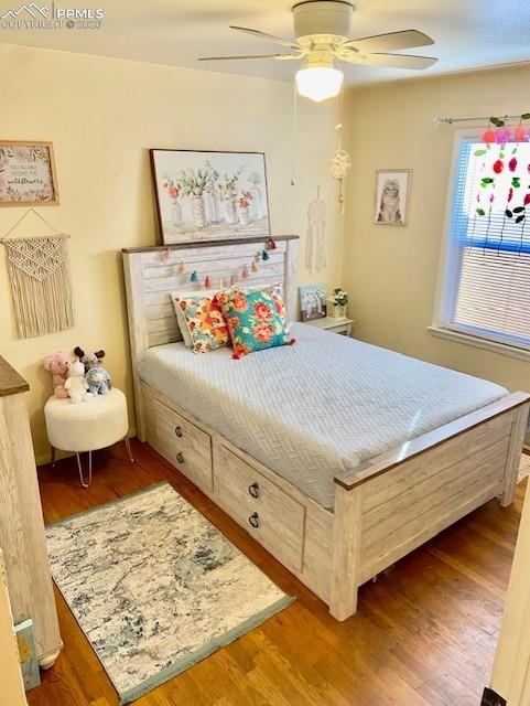 Image 28 of 31: Bedroom