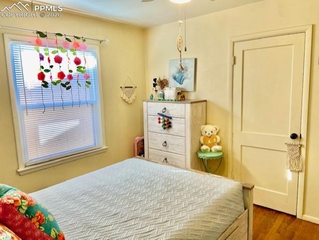 Image 29 of 31: Bedroom