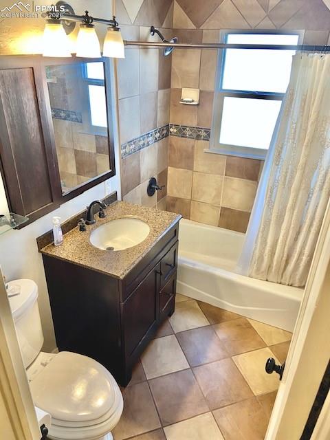 Image 30 of 31: Bathroom