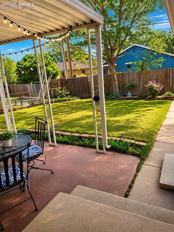 Image 5 of 31: Patio