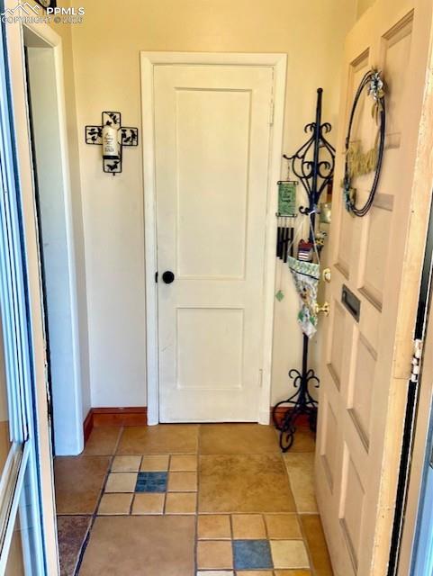 Image 8 of 31: Entry