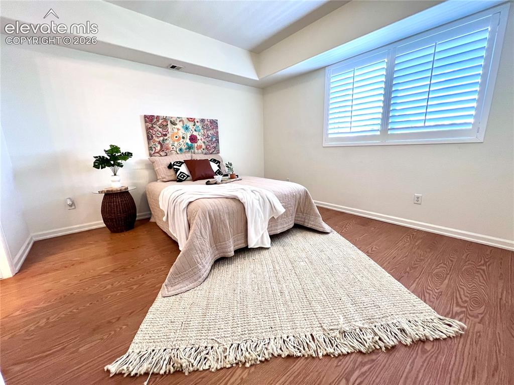 Image 11 of 26: Bedroom