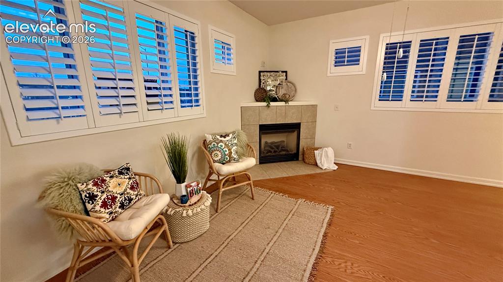 Image 9 of 26: Sitting Room