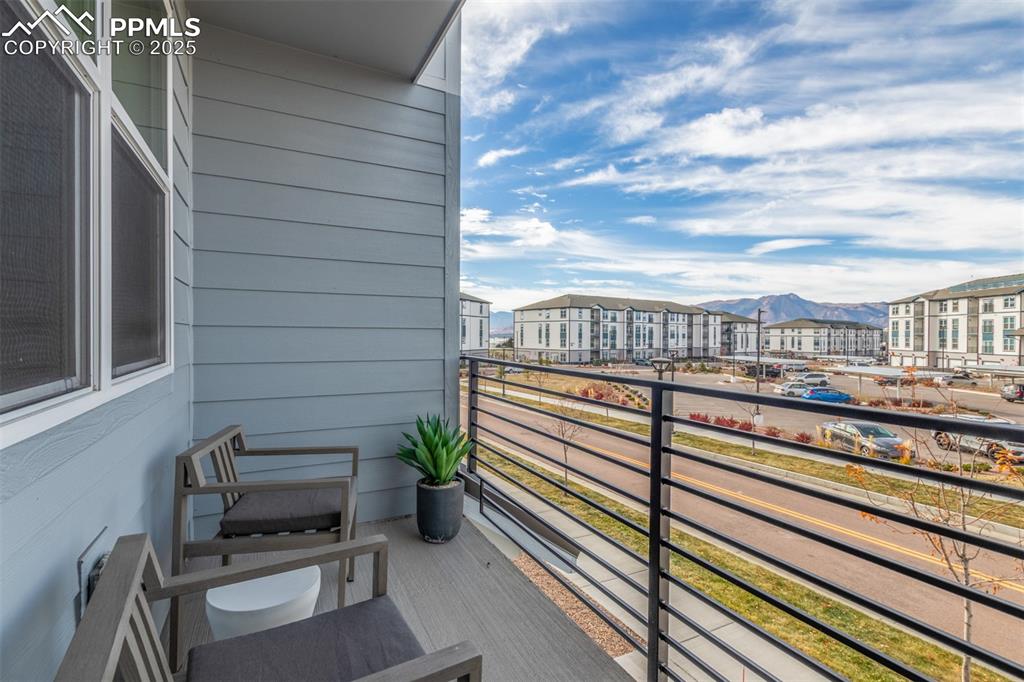 Image 30 of 32: Balcony