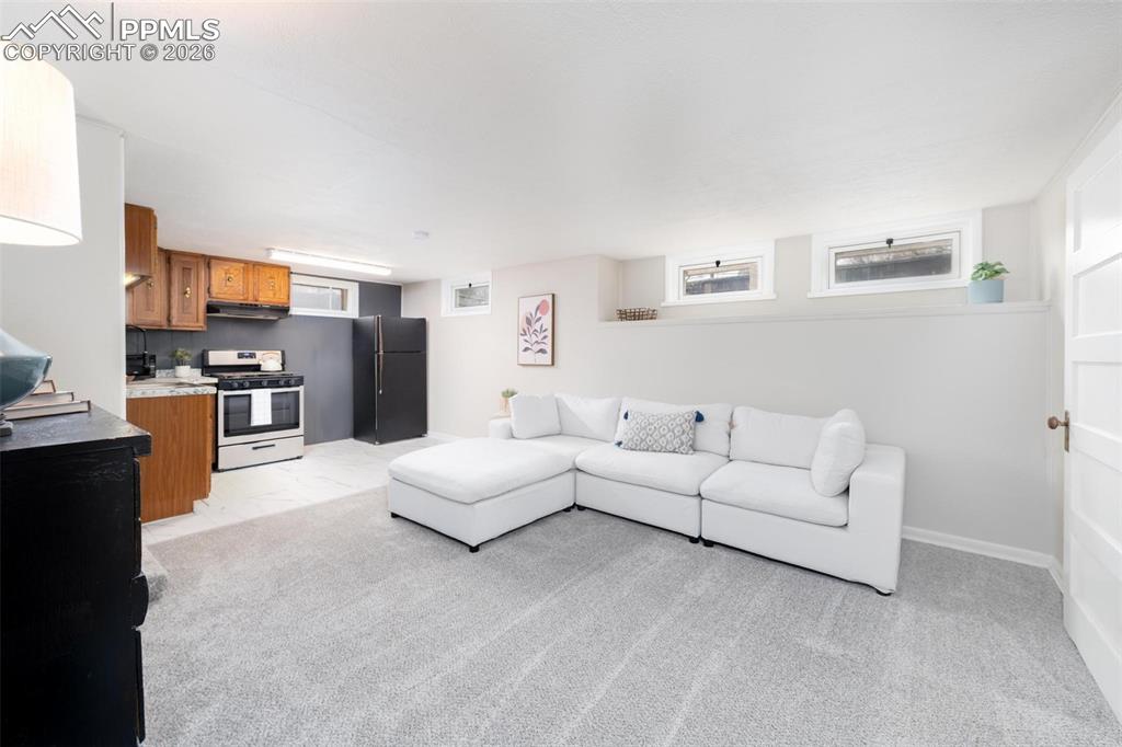 Image 27 of 43: Family Room