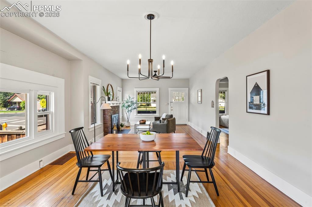 Image 9 of 43: Dining Area