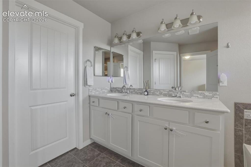 Image 12 of 25: Dual Vanity, Quartz Countertops