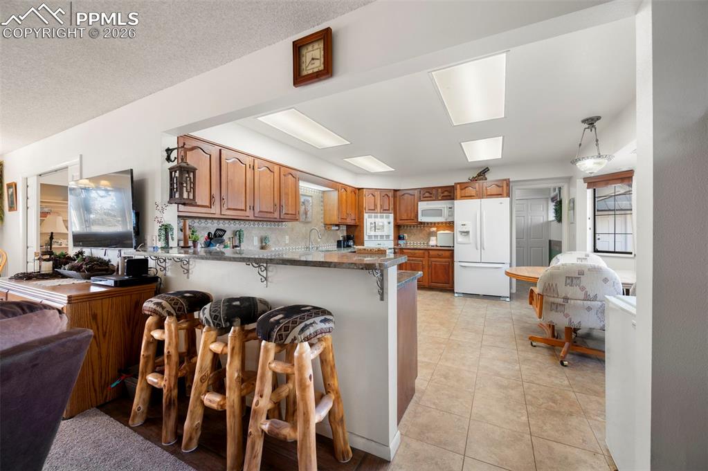 Image 11 of 39: Kitchen