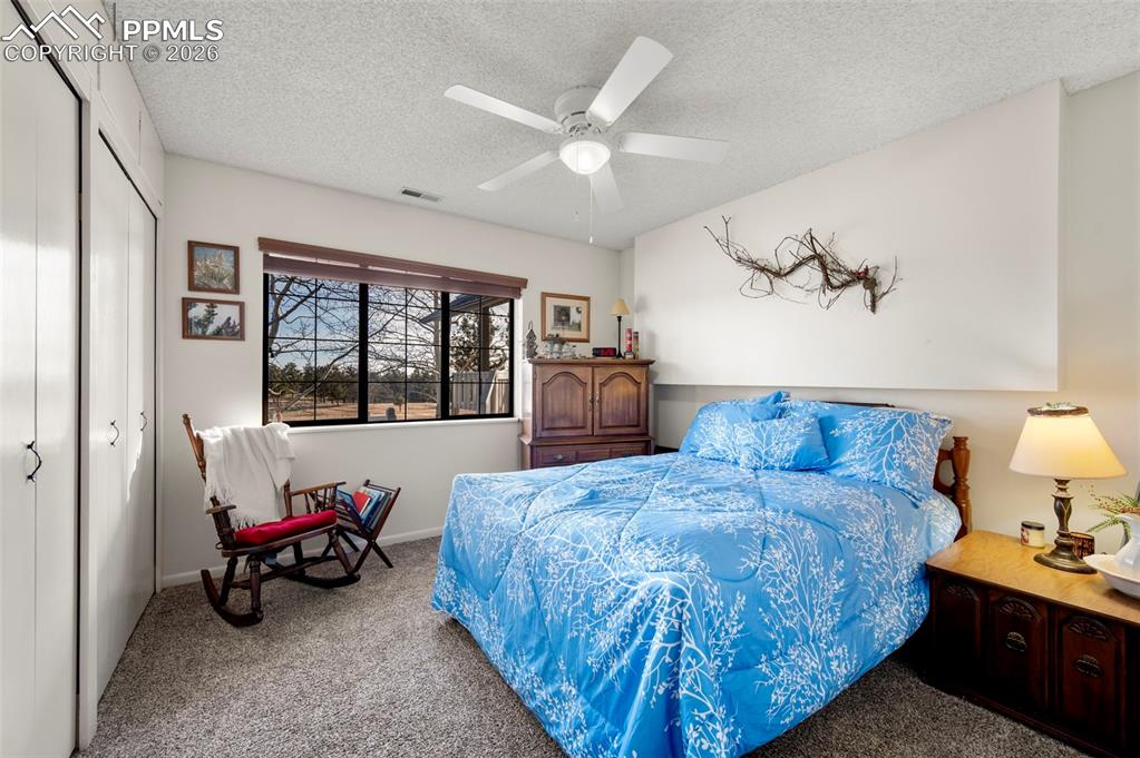 Image 16 of 39: Bedroom