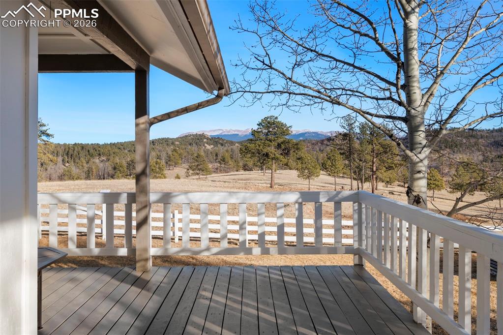 Image 23 of 39: Deck