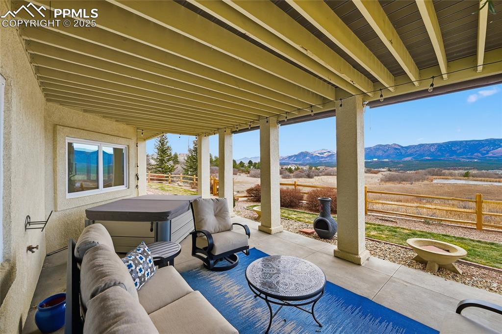 Image 43 of 50: Patio