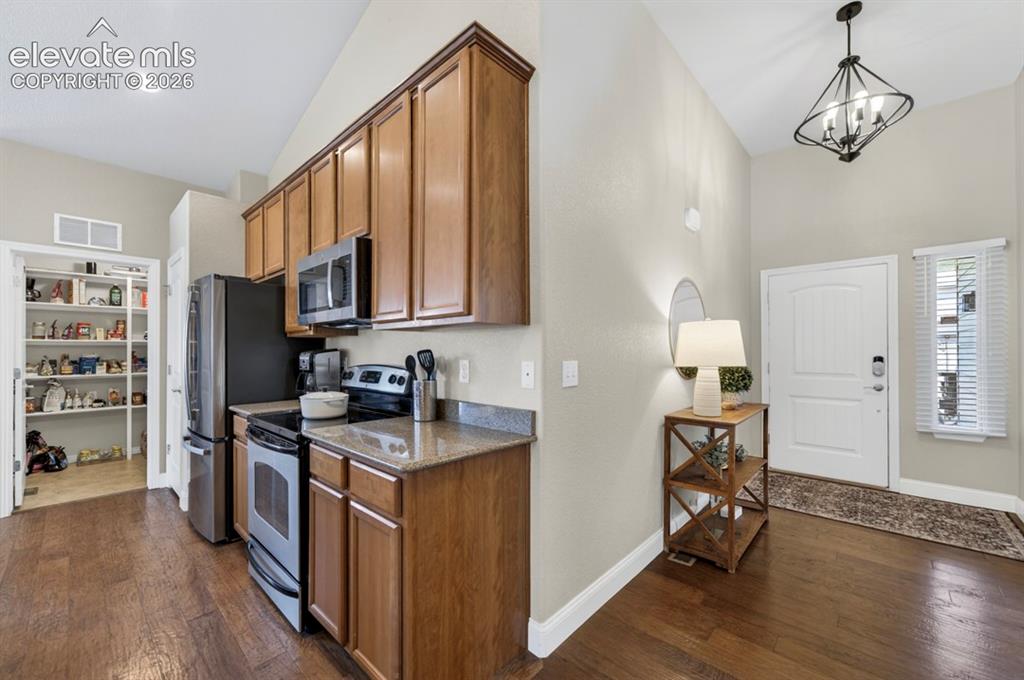 Image 12 of 47: Kitchen