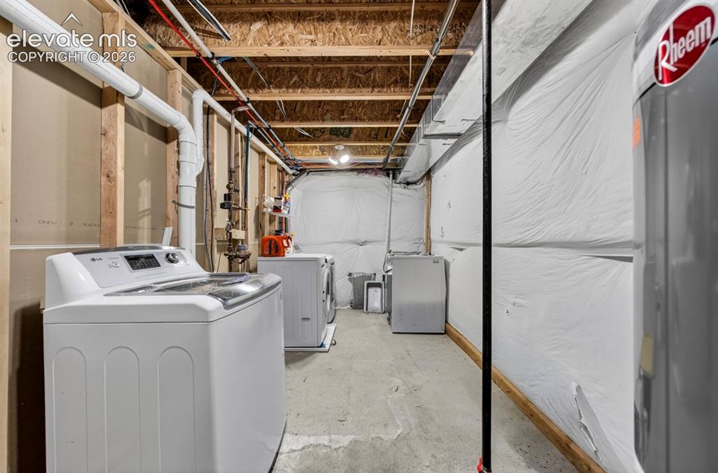 Image 44 of 47: Utility Room
