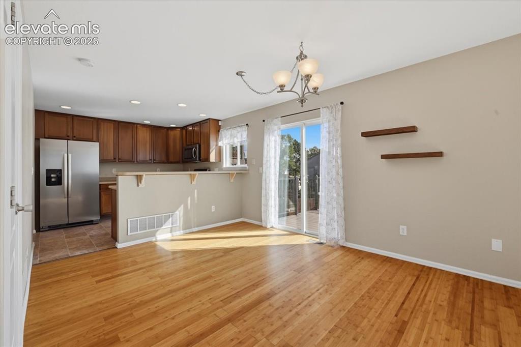 Image 18 of 46: Dining Room