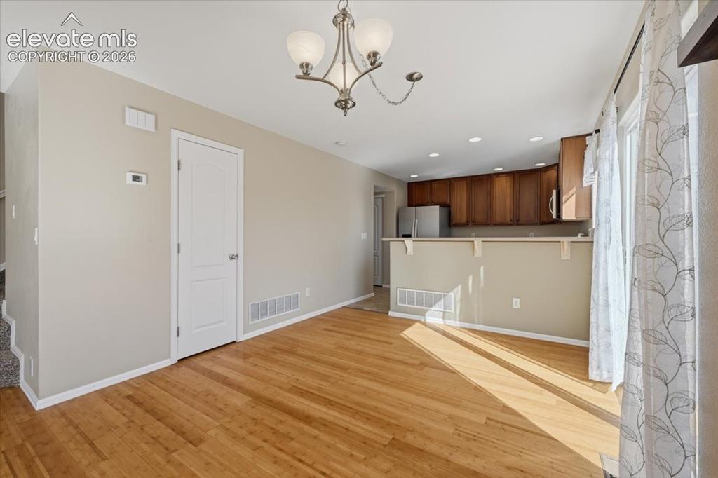 Image 19 of 46: Dining Area