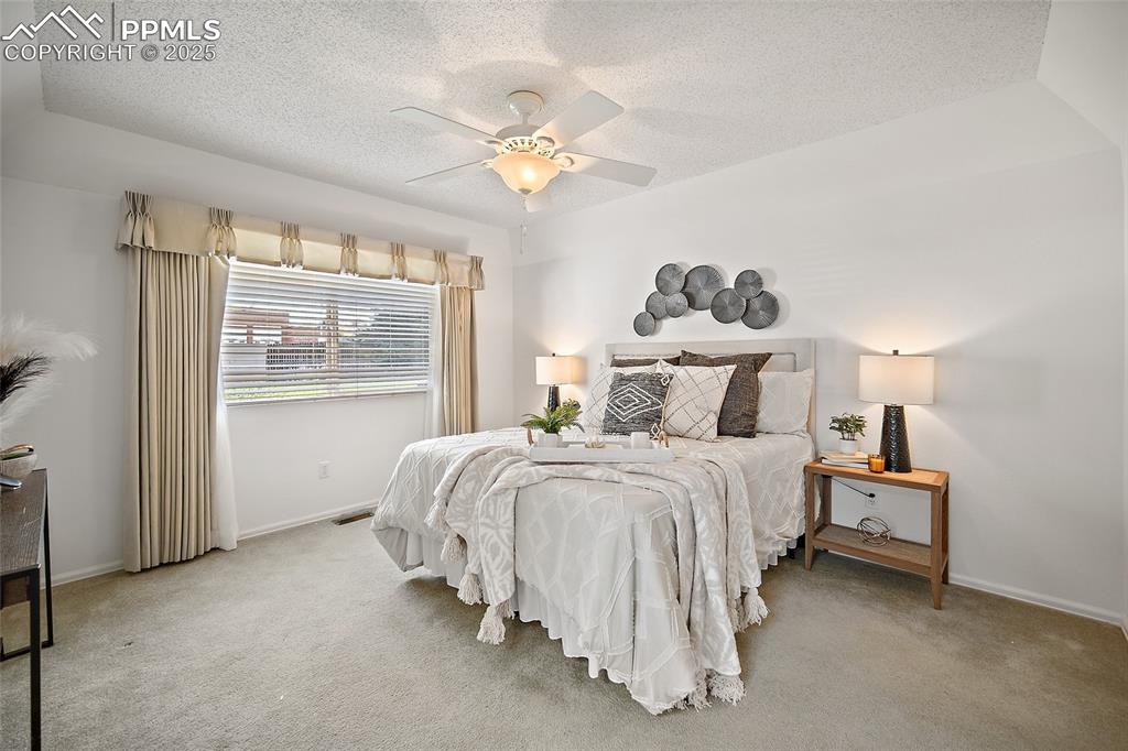 Image 14 of 43: Bedroom