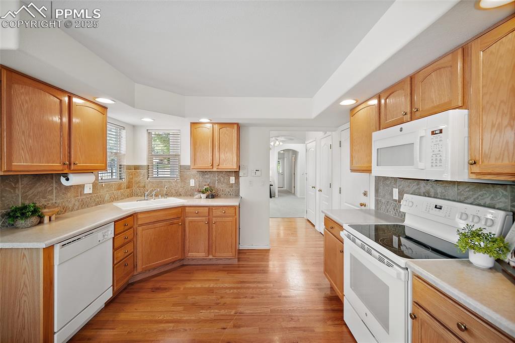 Image 8 of 43: Kitchen