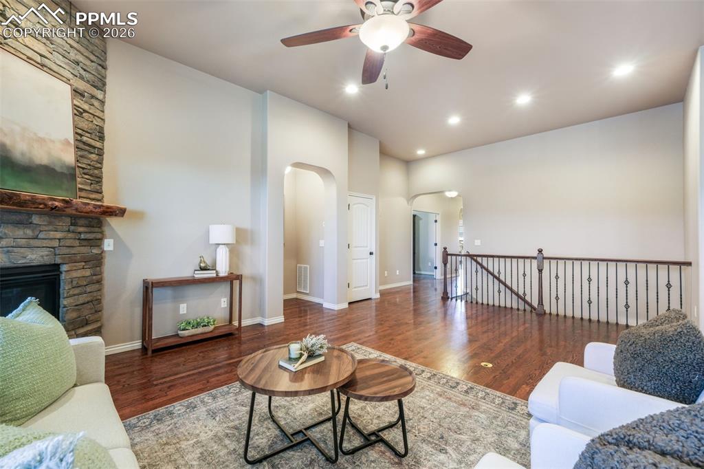 Image 16 of 50: Living Room