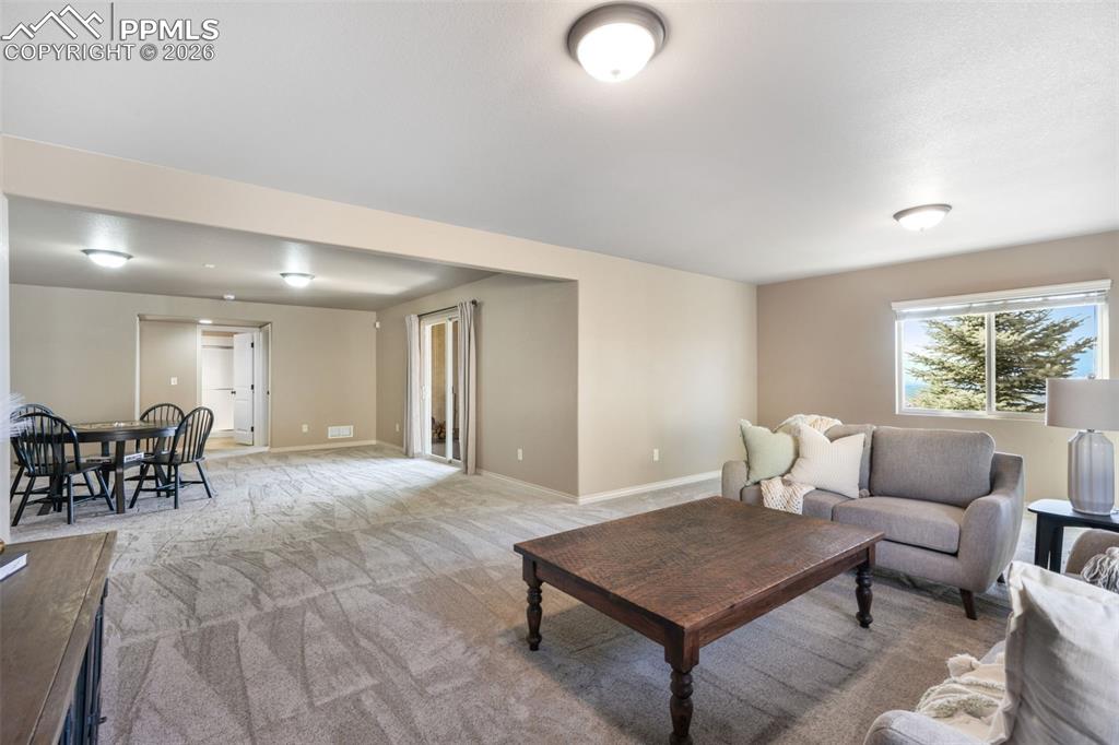 Image 31 of 50: Family Room