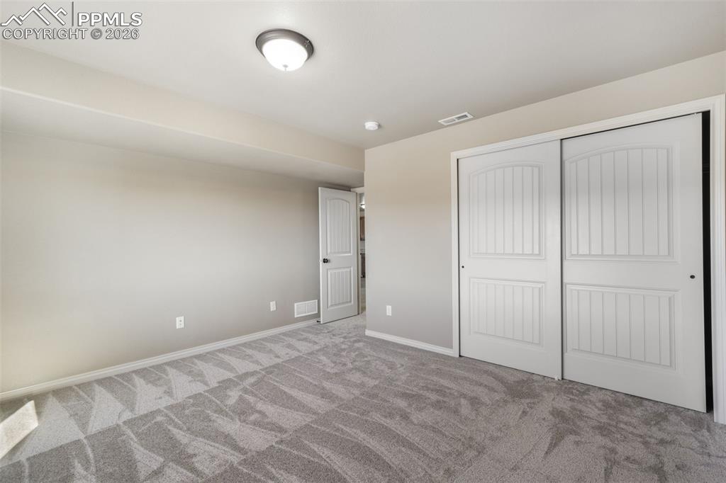 Image 37 of 50: Bedroom