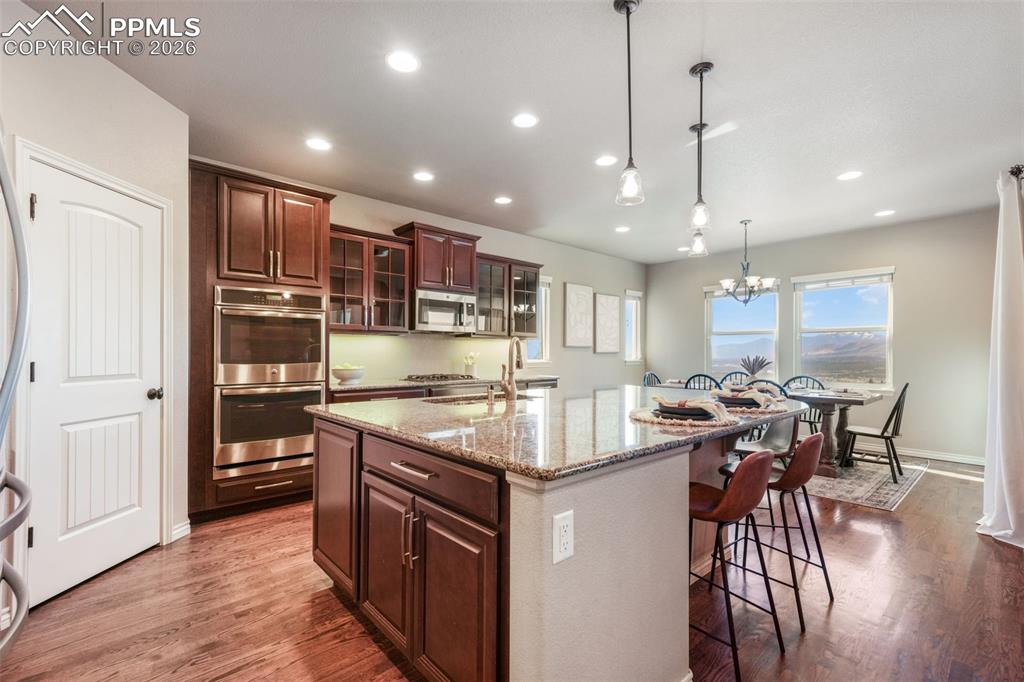 Image 9 of 50: Kitchen