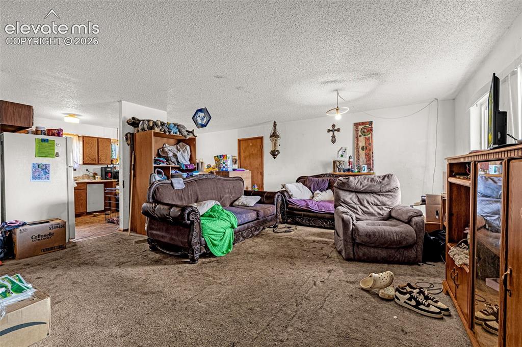 Image 7 of 21: Living Room