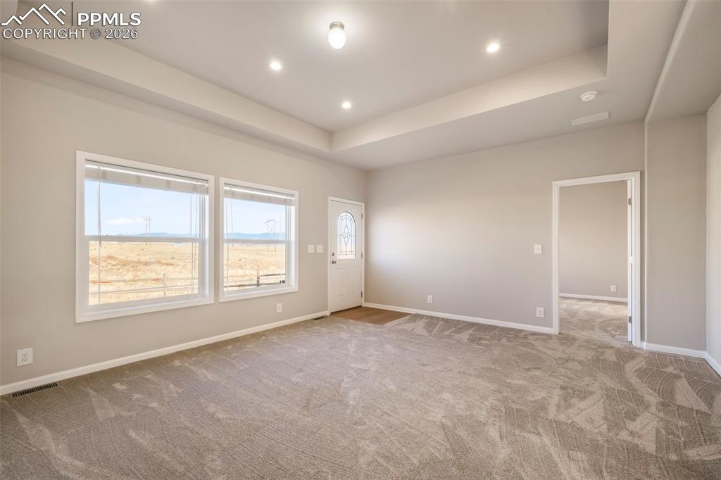 Image 13 of 48: Entry