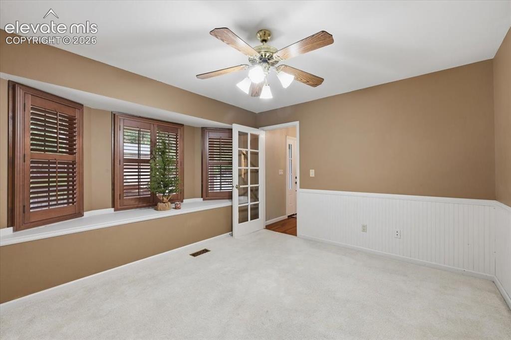 Image 6 of 49: Guest Quarters