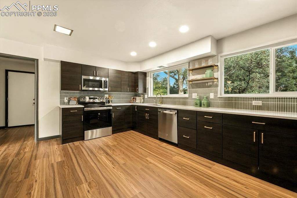 Image 13 of 35: Kitchen