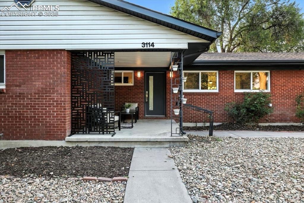 Image 6 of 35: Entry