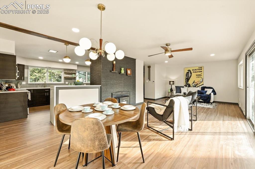 Image 9 of 35: Dining Area