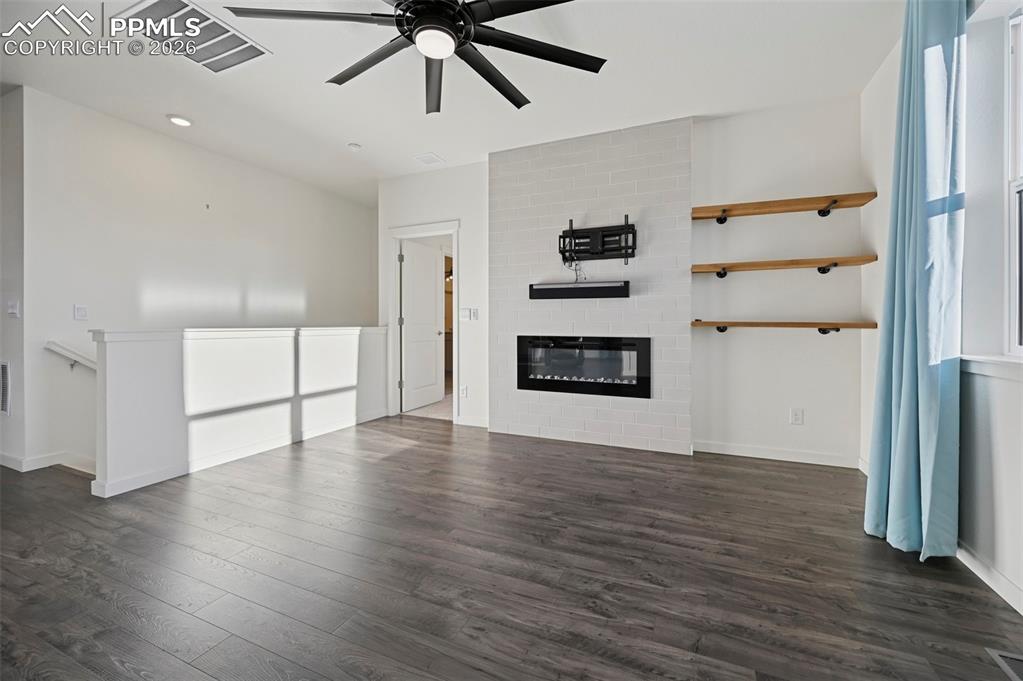 Image 10 of 29: Kitchen