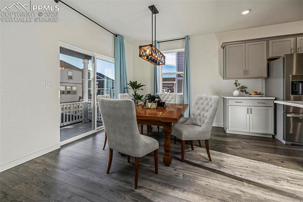 Image 12 of 29: Dining Area