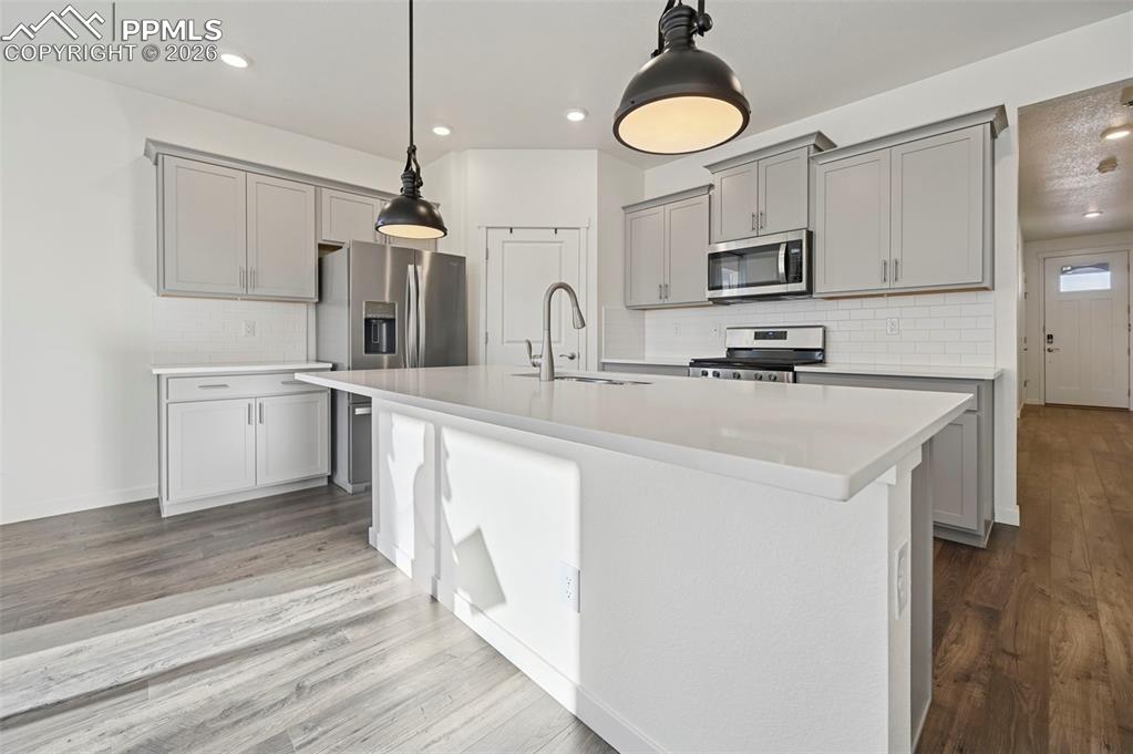 Image 4 of 29: Kitchen