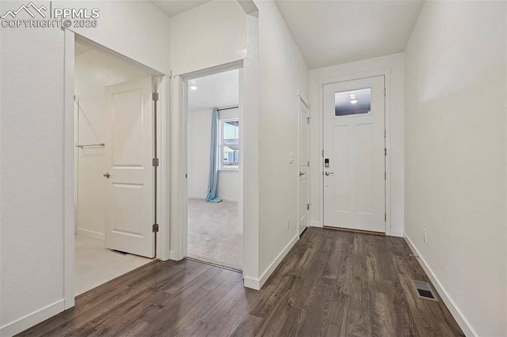 Image 7 of 29: Entry