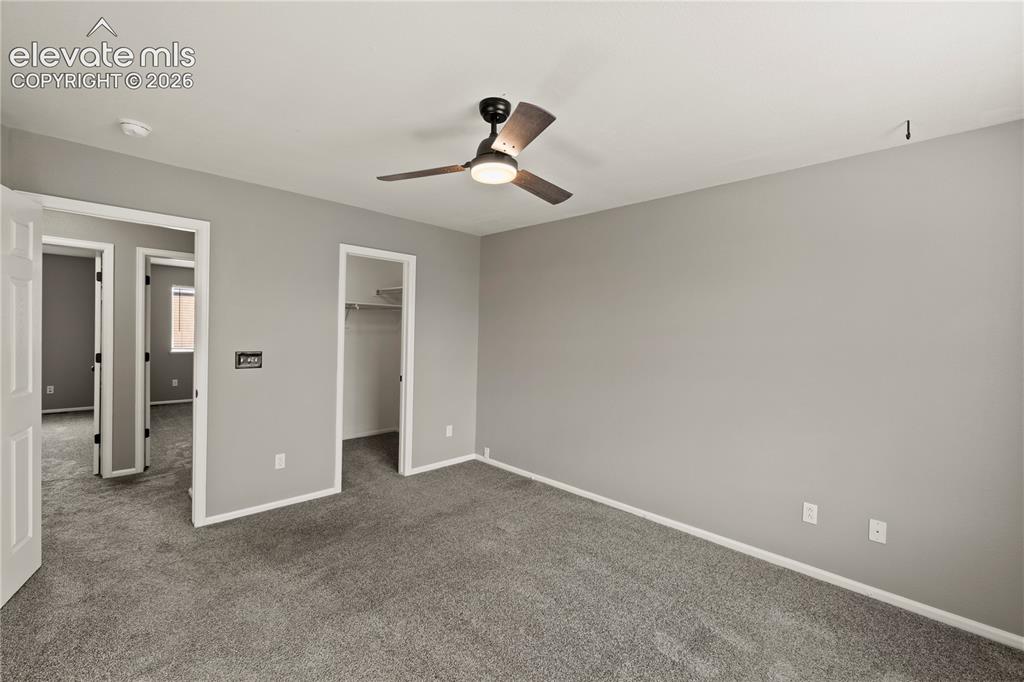 Image 17 of 37: Bedroom