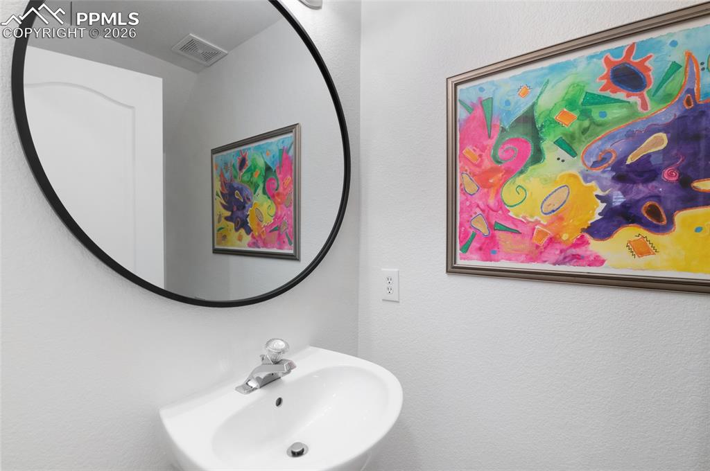 Image 13 of 34: Bathroom