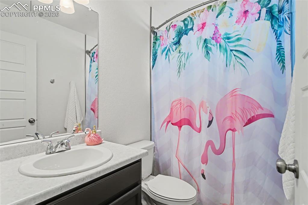 Image 18 of 28: Full Bathroom, Upper Level