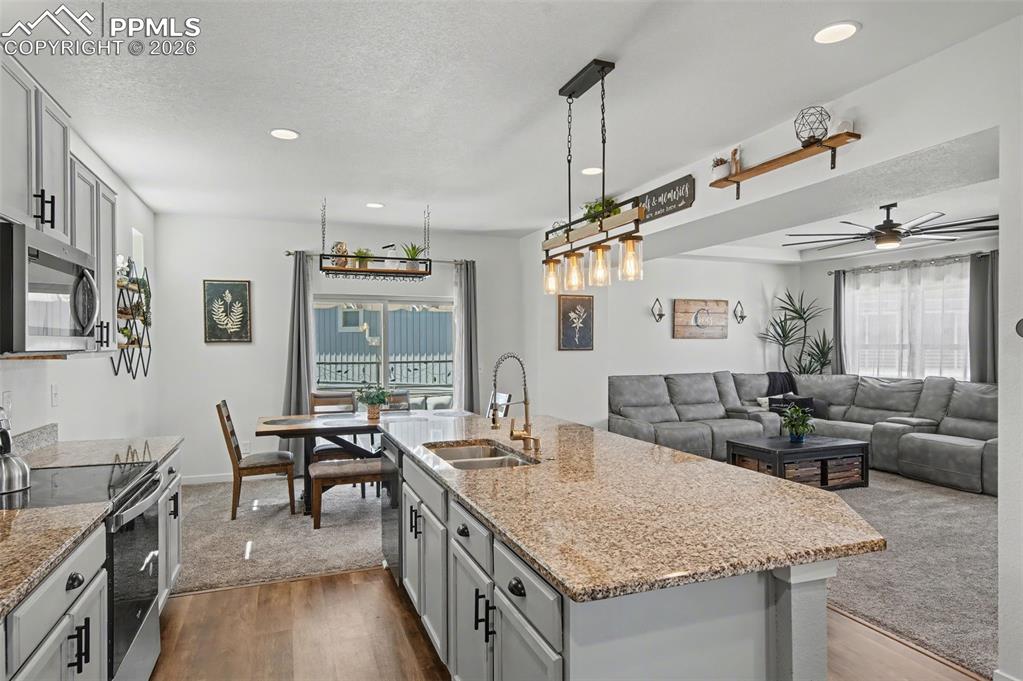 Image 6 of 28: Kitchen with Large Island