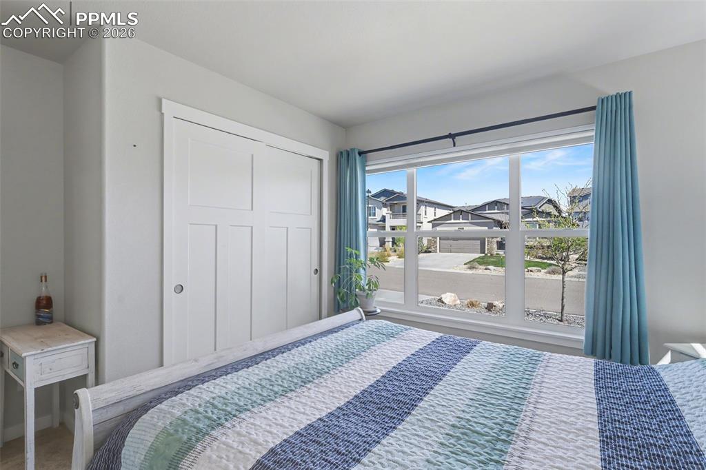 Image 21 of 50: Bedroom