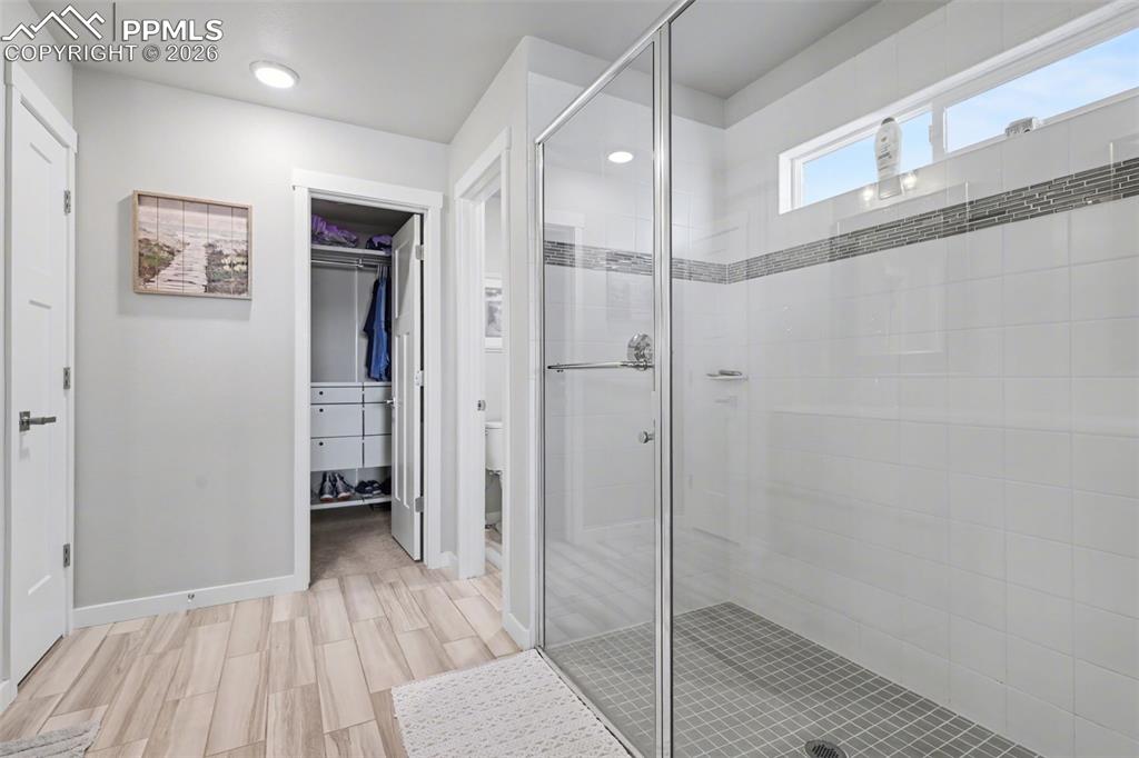 Image 27 of 50: Bathroom