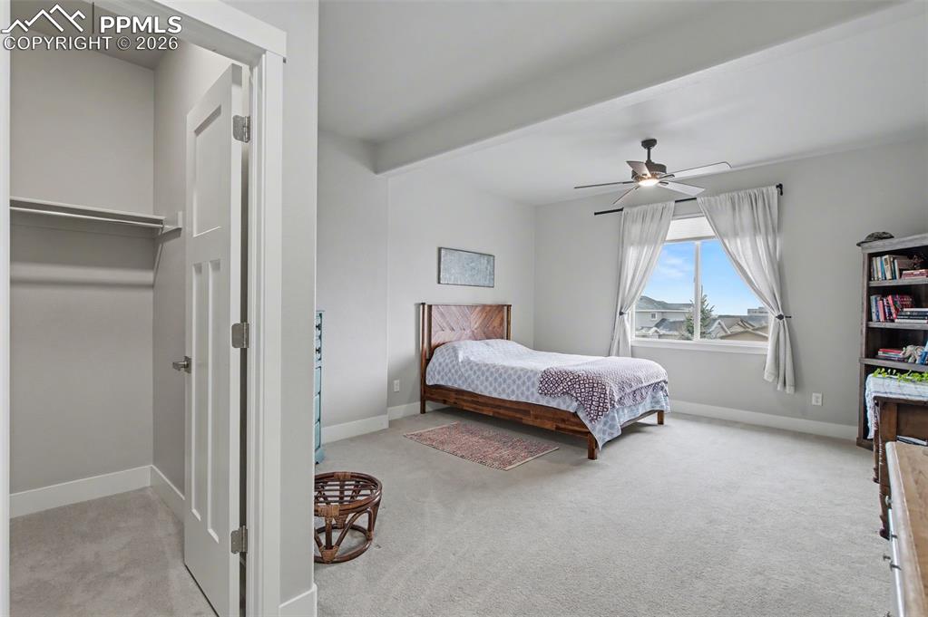 Image 36 of 50: Bedroom