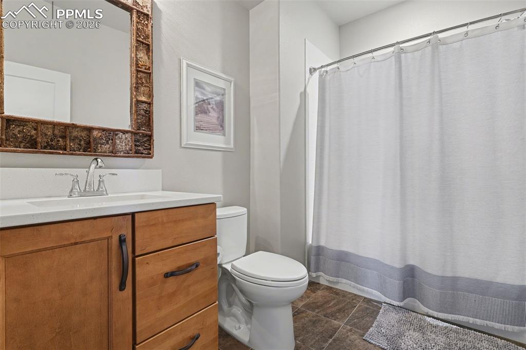 Image 37 of 50: Bathroom