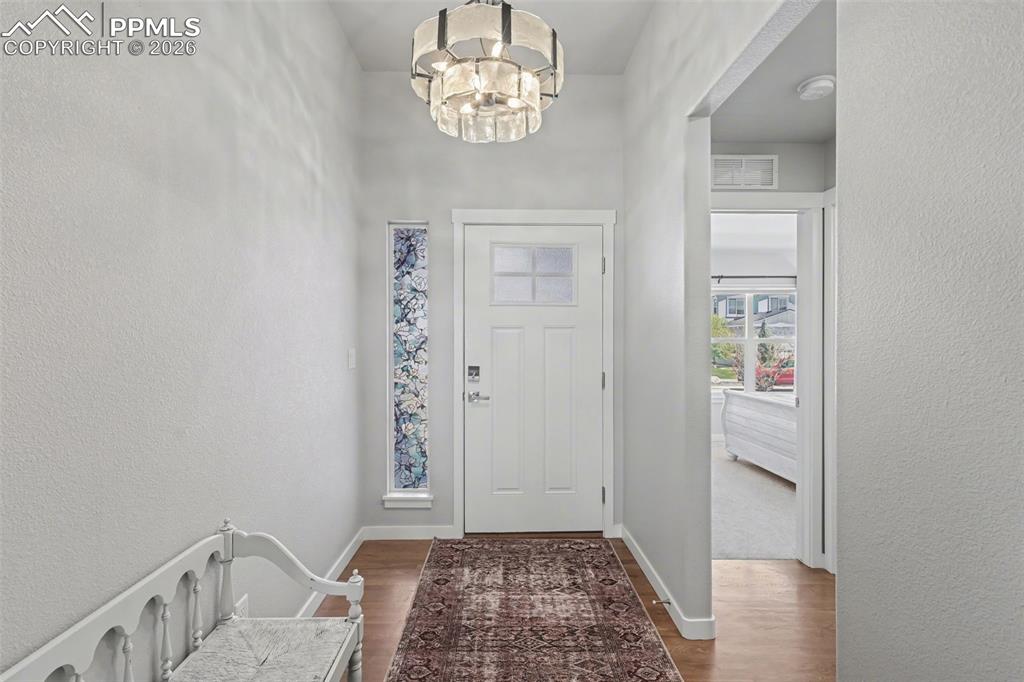 Image 5 of 50: Entry