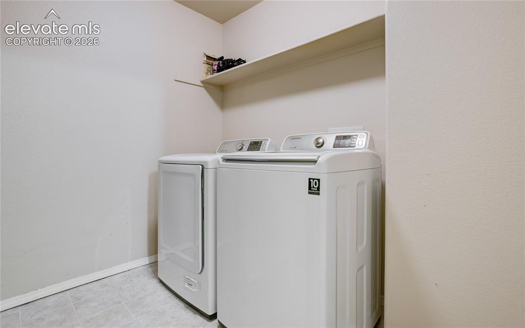 Image 7 of 19: Laundry