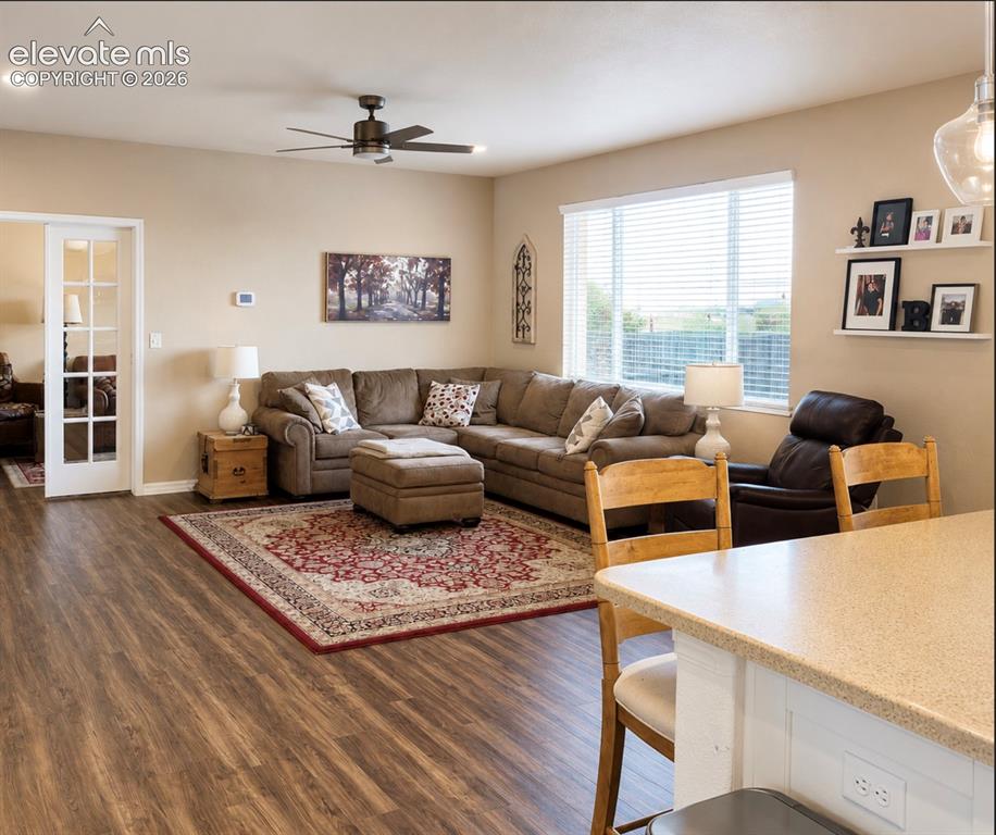Image 6 of 32: Living Room