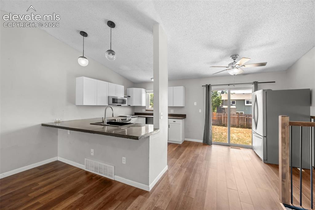 Image 9 of 38: Kitchen