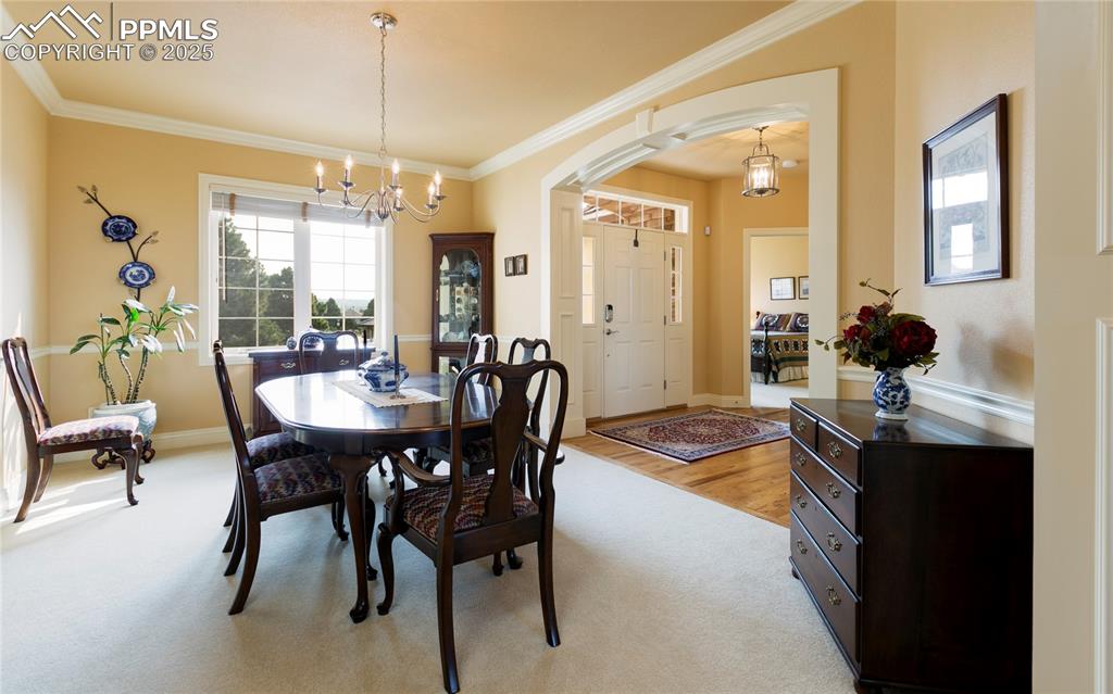 Image 5 of 36: Dining Area