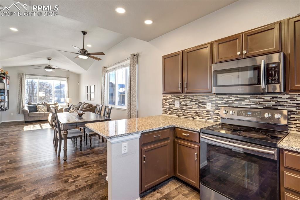 Image 12 of 50: Main level